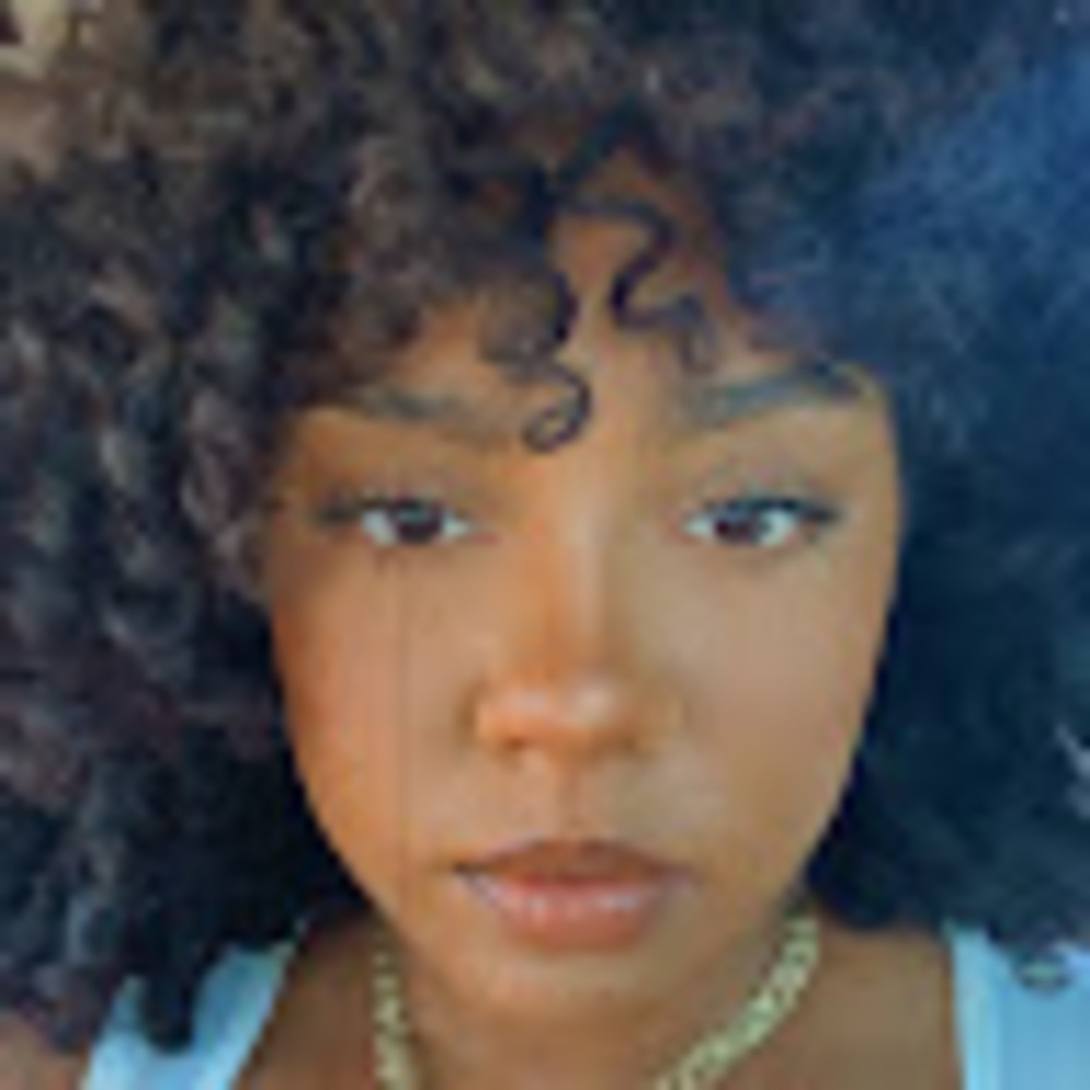 Meet your Posher, Dejah